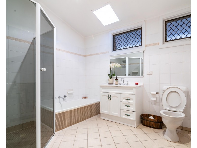 21 Thiele Crescent, West Lakes Shore SA 5020