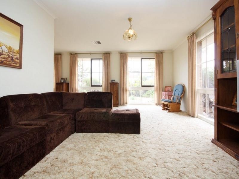 21 Nareeda Way, West Lakes SA 5021