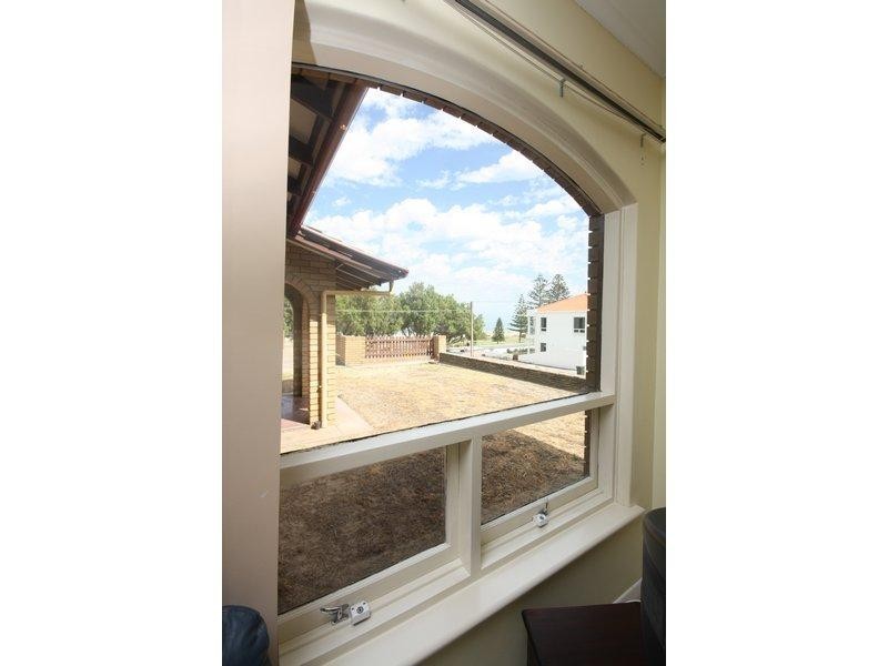 1/22 Esplanade, Semaphore South SA 5019