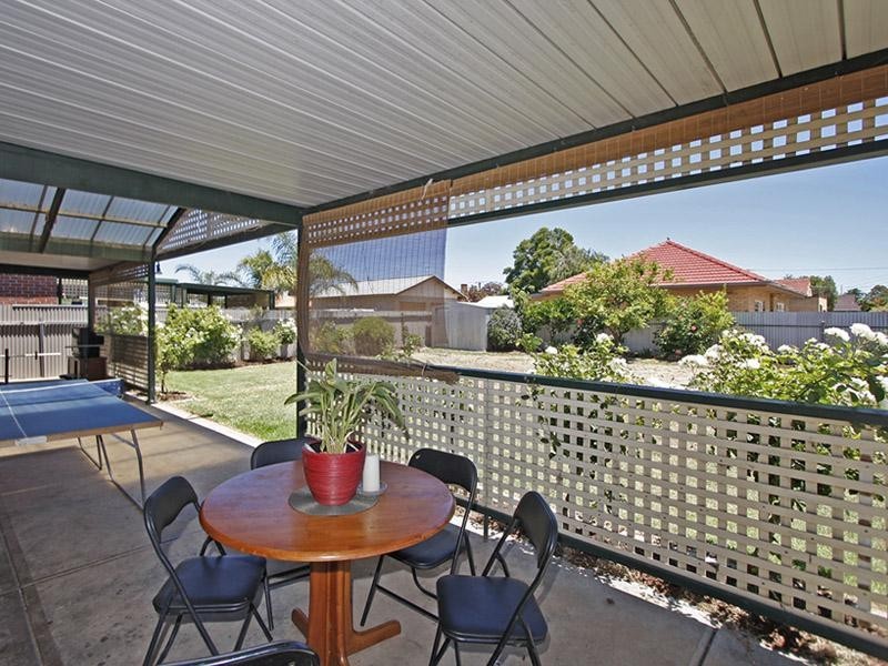 2 Kinross Avenue, Seaton SA 5023