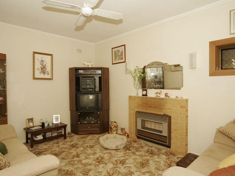 12 Lowry Street, Fulham SA 5024