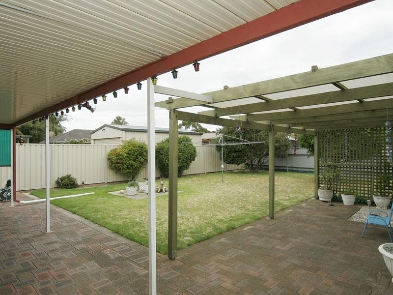 12 Lowry Street, Fulham SA 5024