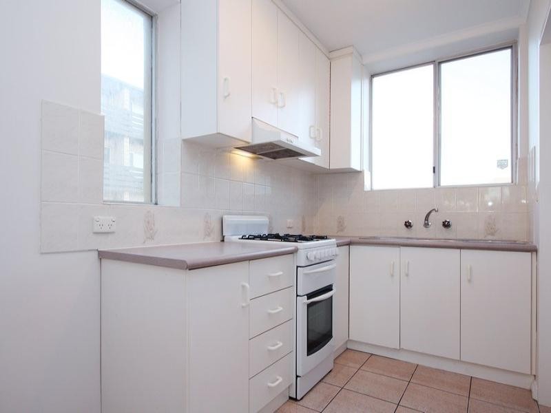 4/286 Seaview Road, Henley Beach SA 5022