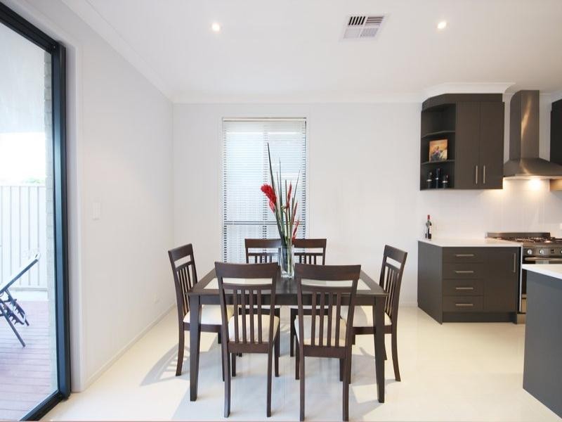 4 Heysen Crescent, West Lakes Shore SA 5020