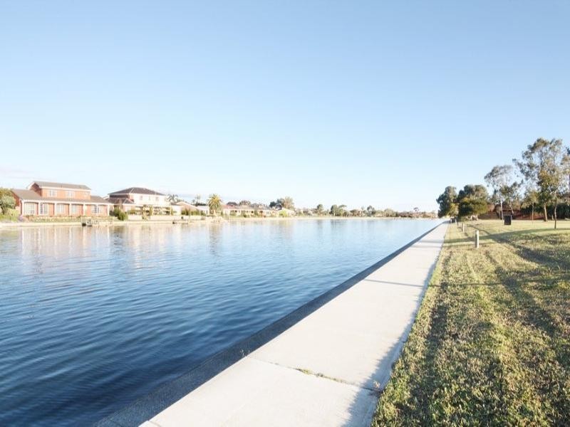 4 Heysen Crescent, West Lakes Shore SA 5020