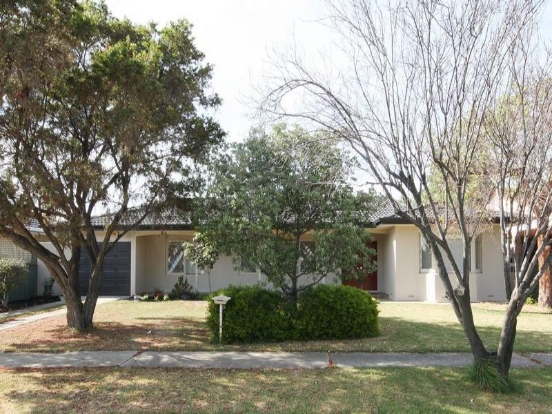 17 Stanford Crescent, Fulham Gardens SA 5024