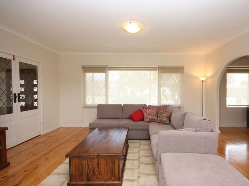 17 Stanford Crescent, Fulham Gardens SA 5024