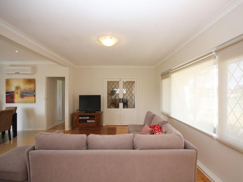 17 Stanford Crescent, Fulham Gardens SA 5024