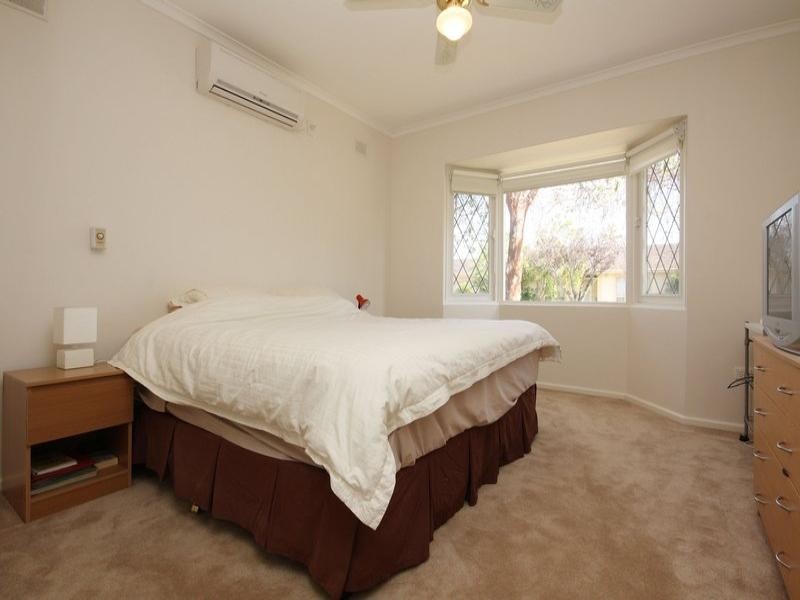 17 Stanford Crescent, Fulham Gardens SA 5024