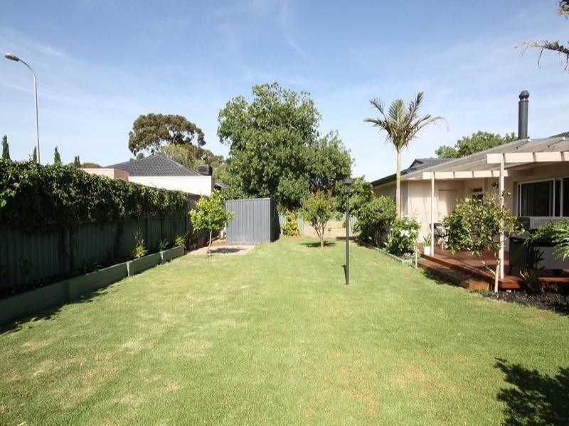 17 Stanford Crescent, Fulham Gardens SA 5024