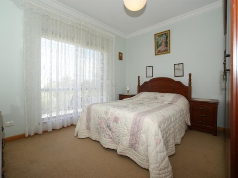 21 Birkdale Grove, West Lakes SA 5021