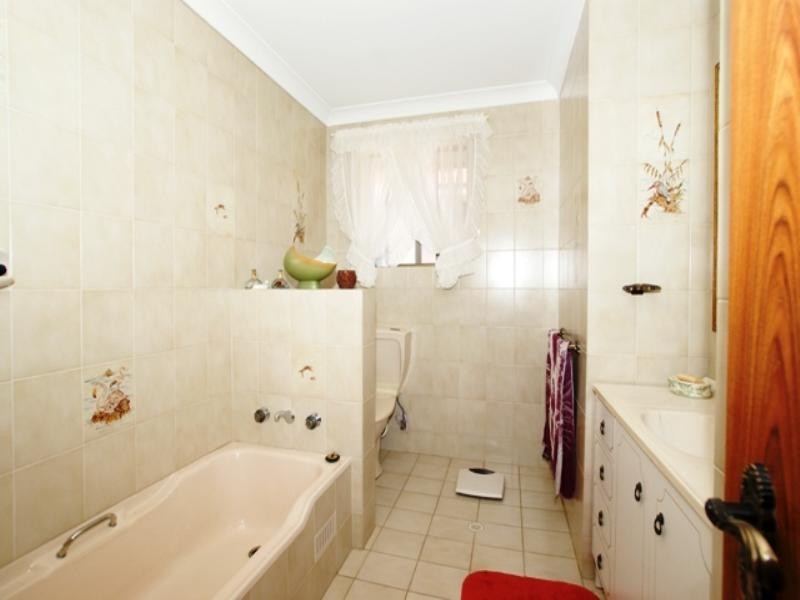 21 Birkdale Grove, West Lakes SA 5021