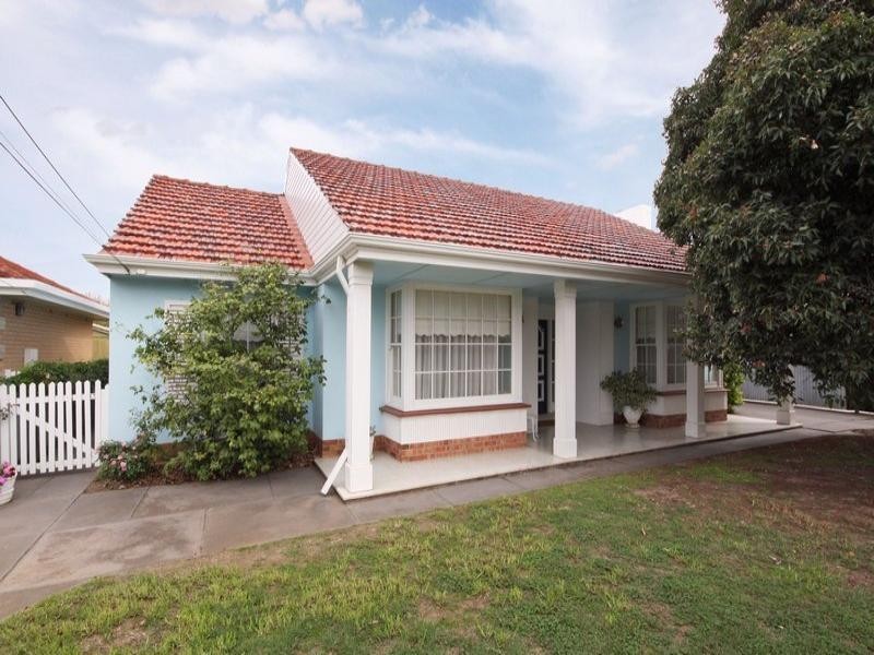 13 Cambridge Avenue, West Beach SA 5024