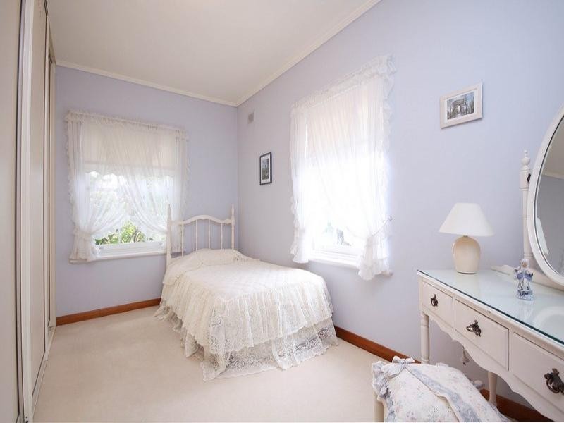 13 Cambridge Avenue, West Beach SA 5024