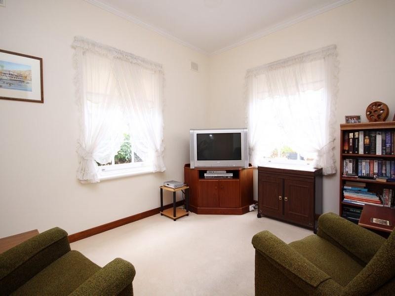 13 Cambridge Avenue, West Beach SA 5024