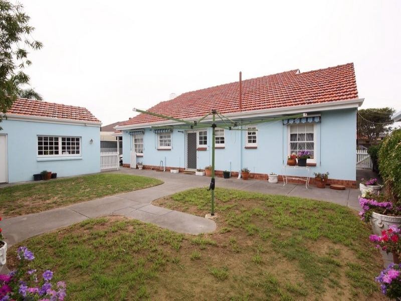 13 Cambridge Avenue, West Beach SA 5024