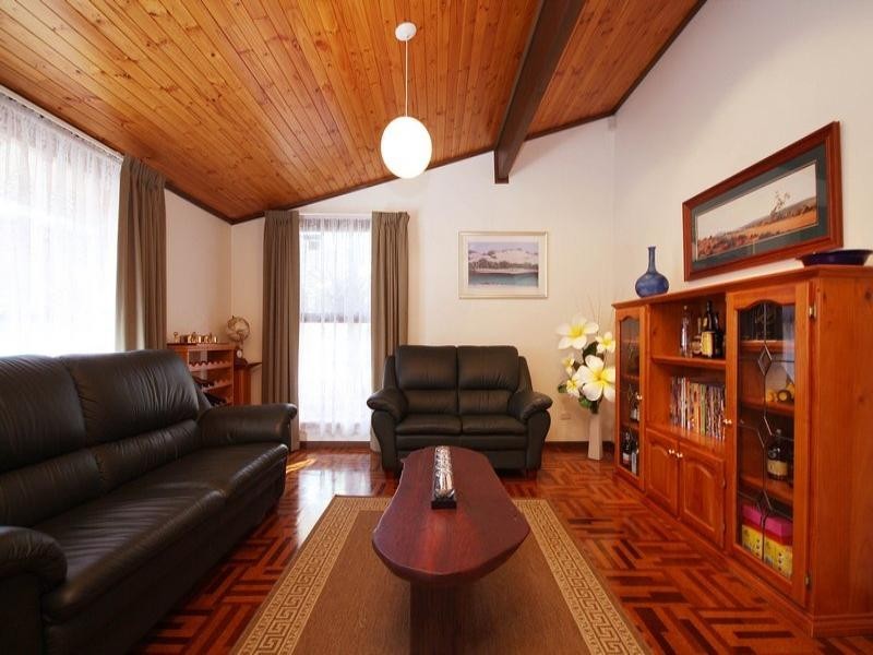 21 Thiele Crescent, West Lakes Shore SA 5020