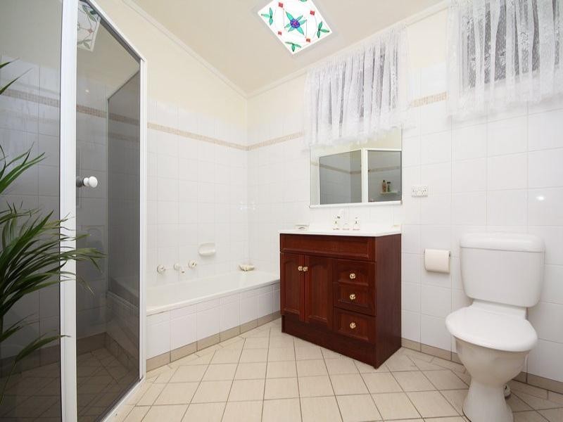 21 Thiele Crescent, West Lakes Shore SA 5020