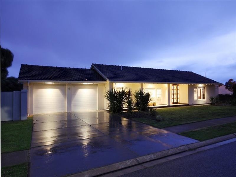 2 Huntingdale Avenue, West Lakes SA 5021