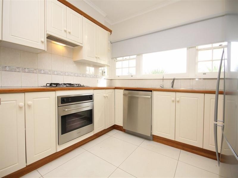 2 Huntingdale Avenue, West Lakes SA 5021