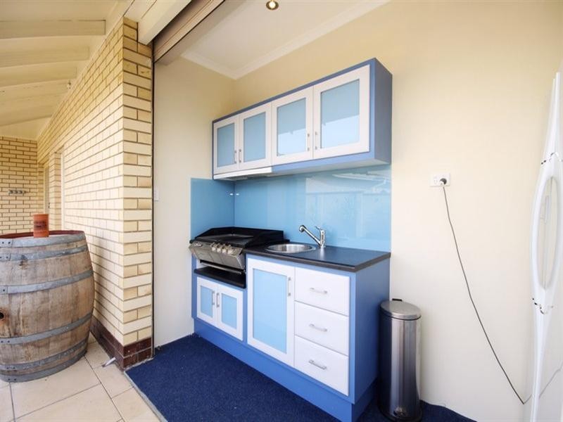 2 Huntingdale Avenue, West Lakes SA 5021