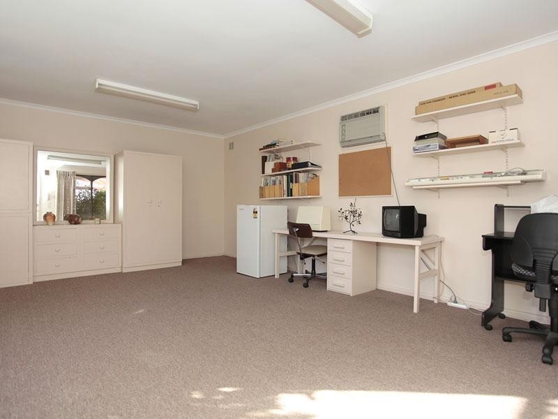 14 Farncomb Road, Fulham SA 5024