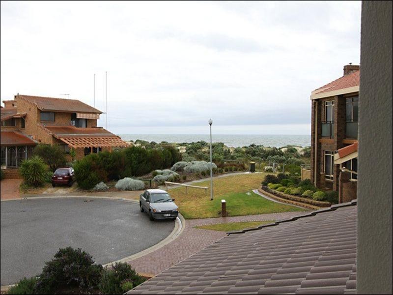 9 Coronado Court, West Lakes Shore SA 5020