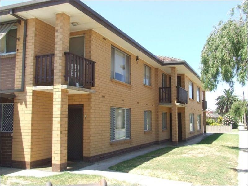 2/64 Military Road, West Beach SA 5024