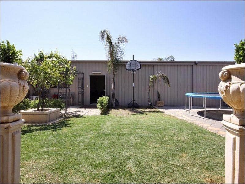 220 Sir Donald Bradman Drive, Cowandilla SA 5033