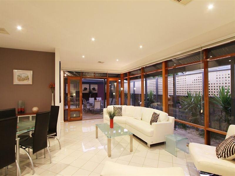 8 Annes Court, West Beach SA 5024