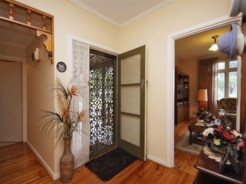 13 Fawnbrake Crescent, West Beach SA 5024