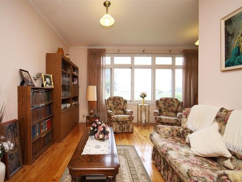 13 Fawnbrake Crescent, West Beach SA 5024