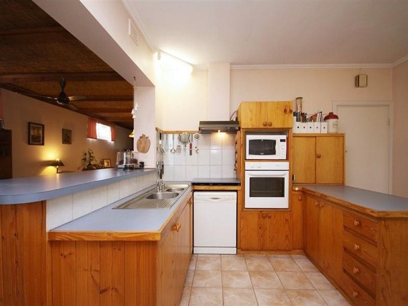 13 Fawnbrake Crescent, West Beach SA 5024