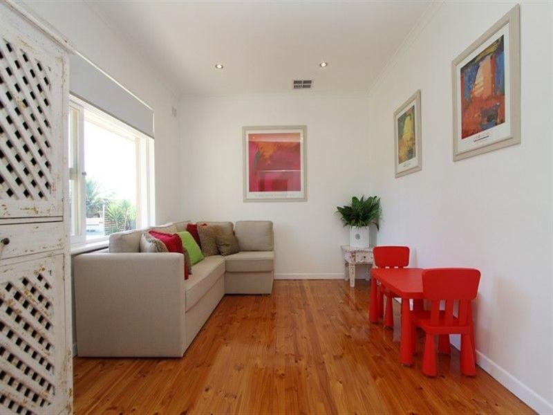 17 Shirley Crescent, West Beach SA 5024