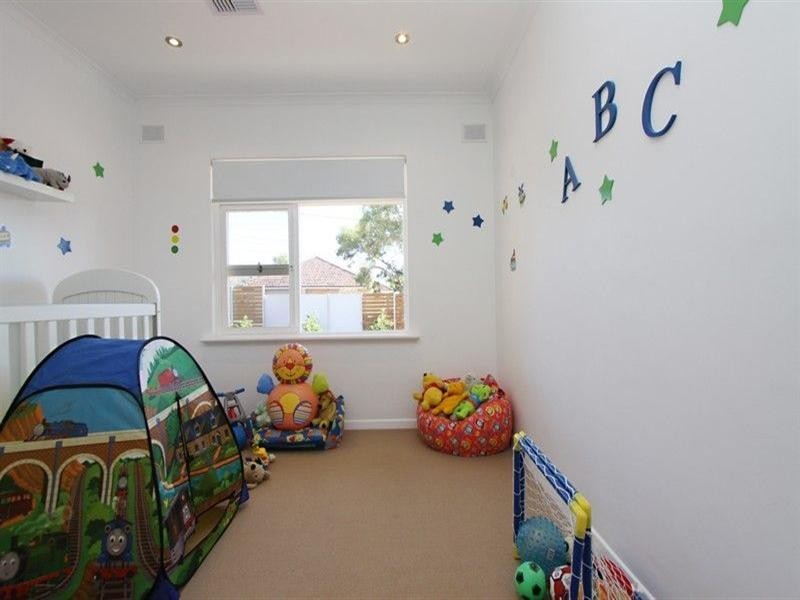 17 Shirley Crescent, West Beach SA 5024