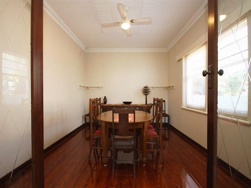 15 Fairweather Avenue, Woodville South SA 5011