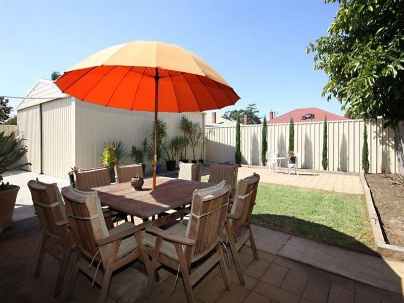 15 Fairweather Avenue, Woodville South SA 5011