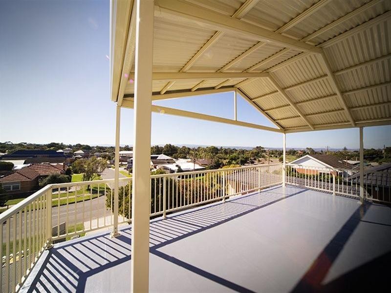 2/123 Military Road, Henley Beach South SA 5022