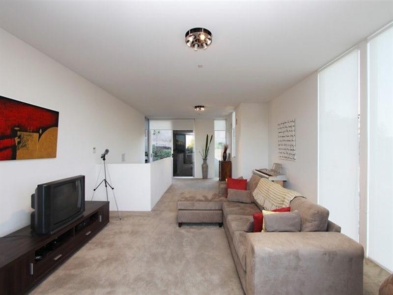 11 Mawson Close, Tennyson SA 5022