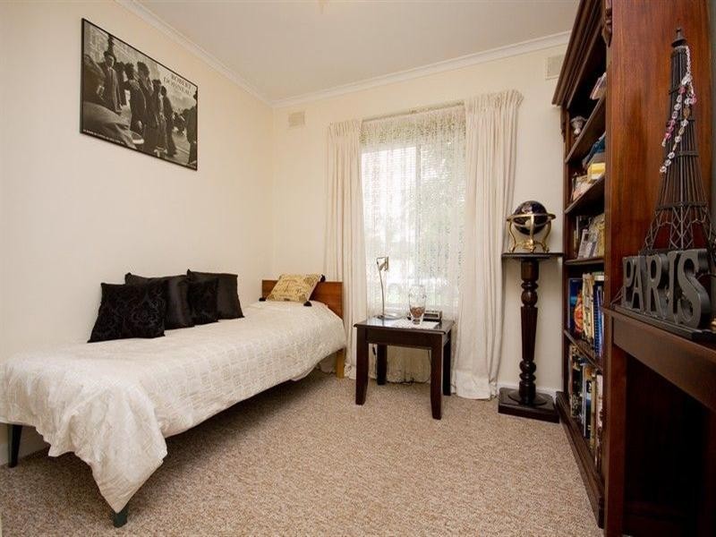 2 Lambros Avenue, Seaton SA 5023