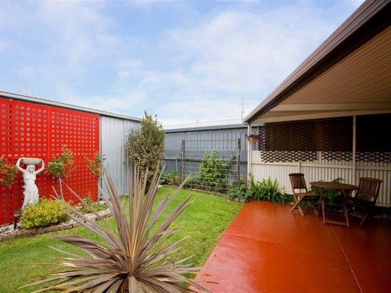 2 Lambros Avenue, Seaton SA 5023