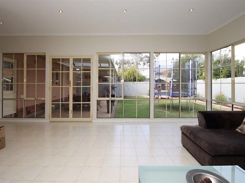 8 Henderson Street, Henley Beach SA 5022