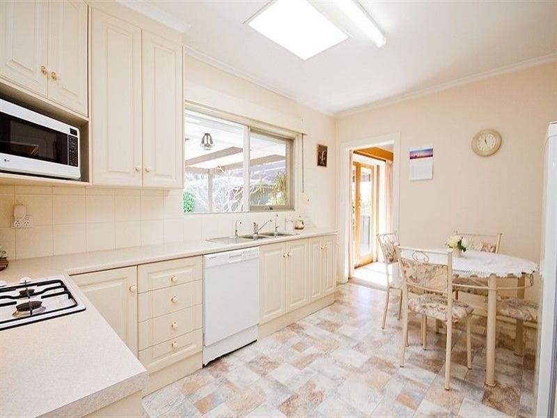 4 Winston Crescent, West Beach SA 5024