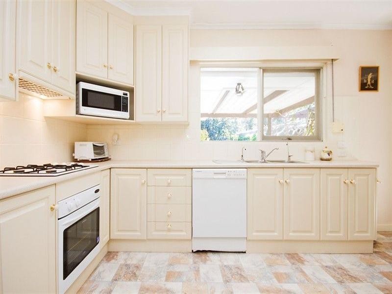 4 Winston Crescent, West Beach SA 5024