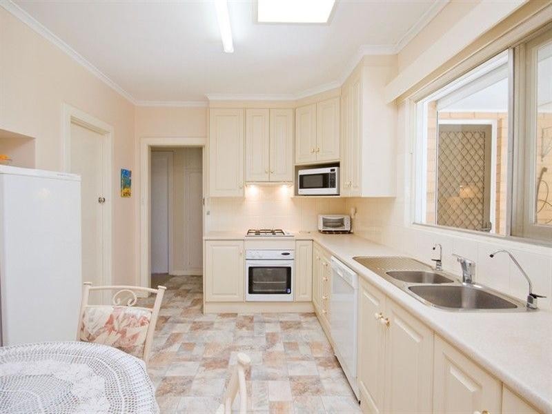 4 Winston Crescent, West Beach SA 5024