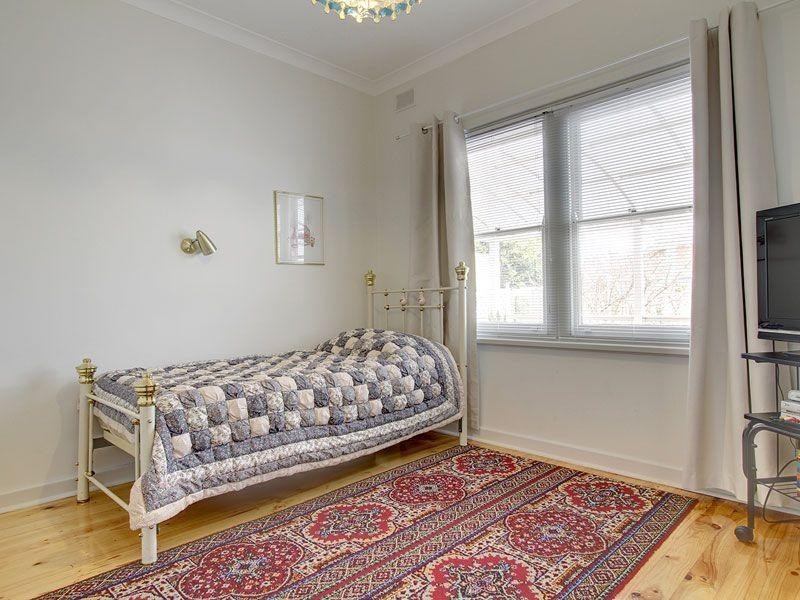 1 Carolyn Avenue, Fulham SA 5024