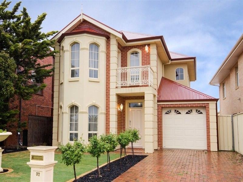 37 St Andrews Way, West Lakes SA 5021