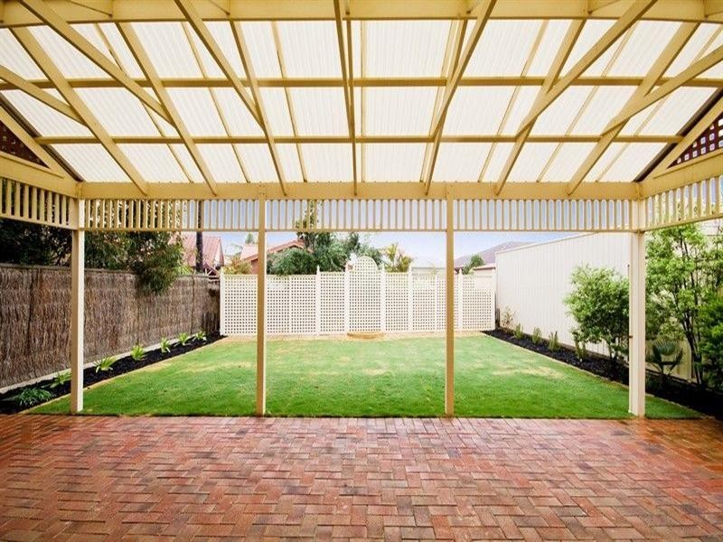 37 St Andrews Way, West Lakes SA 5021