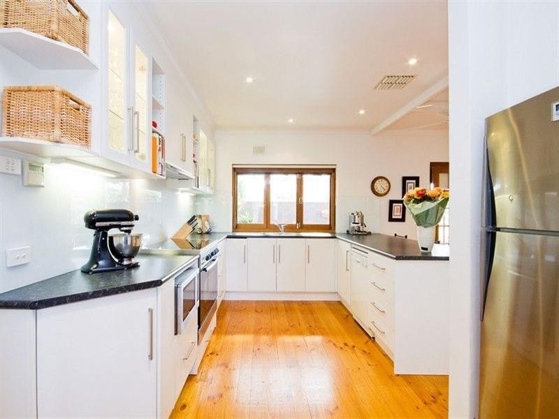 10 White Sands Drive, West Beach SA 5024