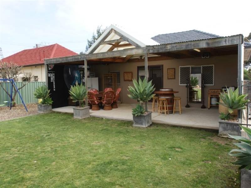 172 Cudmore Terrace, Henley Beach SA 5022